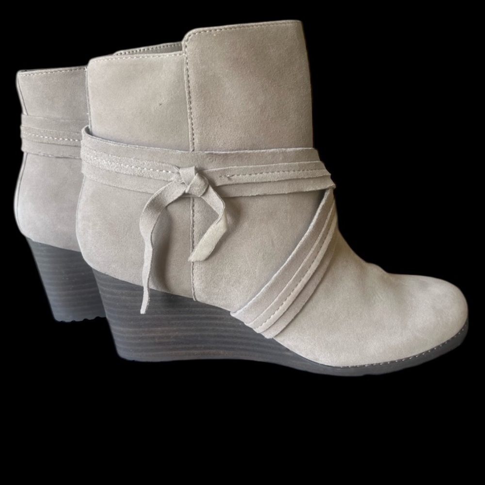 Rockport Lucinda beige leather ankle boots new without tags NWOT Lady, size 10
